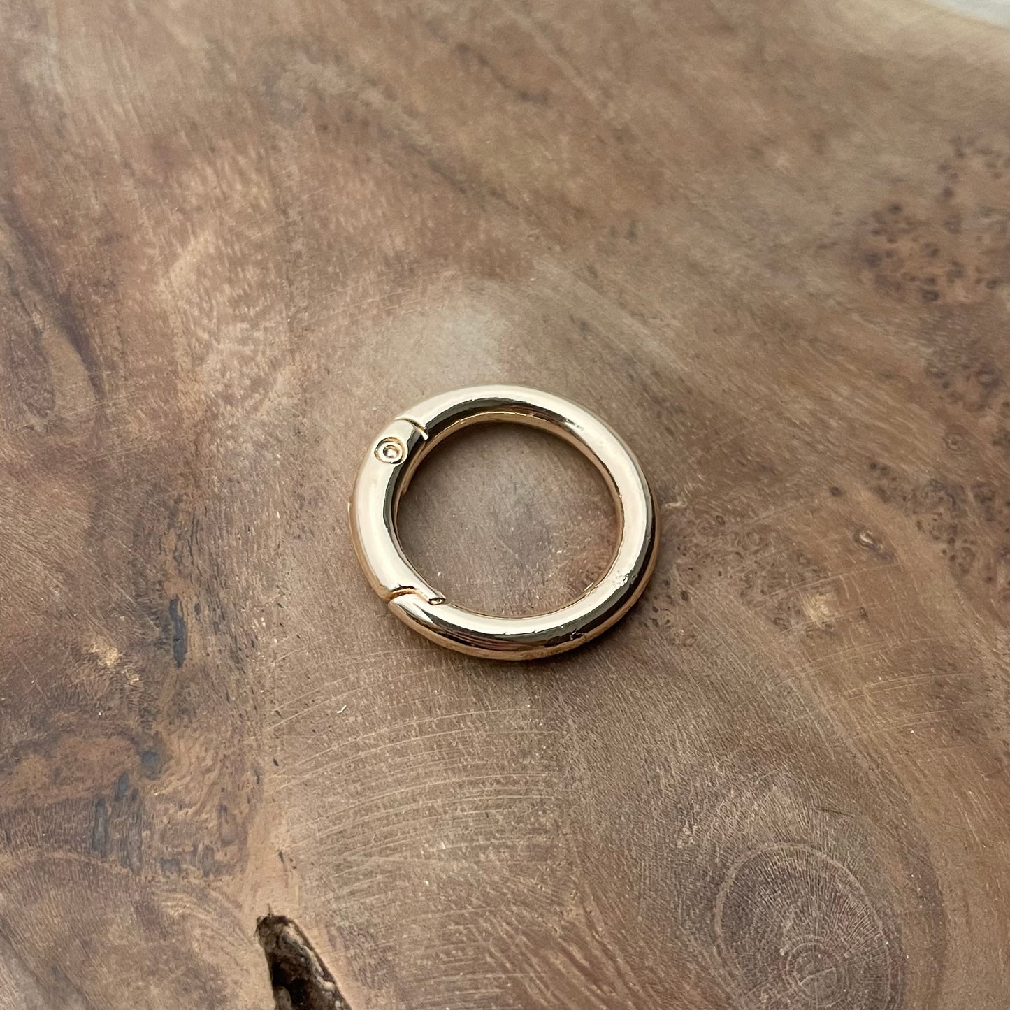 Anneau mousqueton rond or