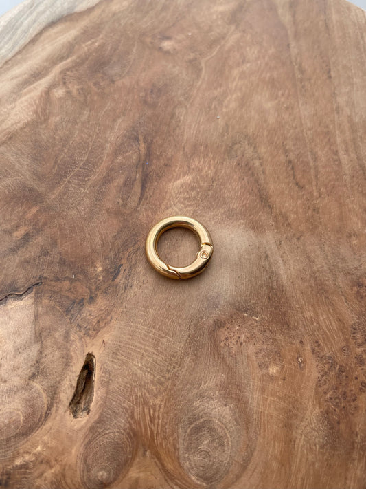 Petit anneau mousqueton rond or