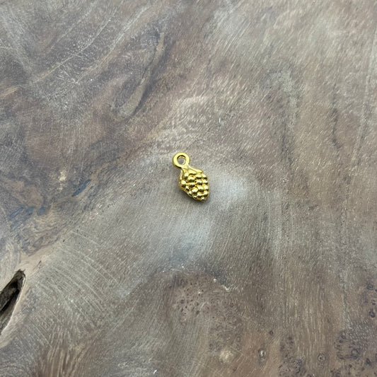 Pomme de pin or
